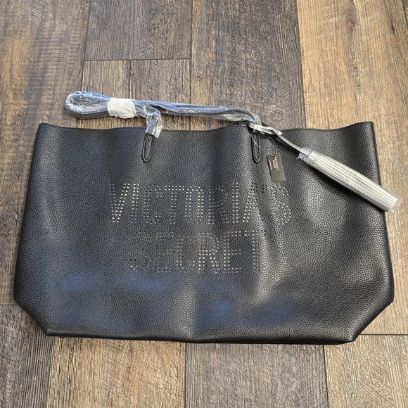 Victoria's Secret Handbags - 🖤NEW Victoria's Secret Black Tote Bag